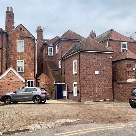 Upstairs At 33 - Self Check In Boutique Accommodation In Worcester Centre Exterior photo